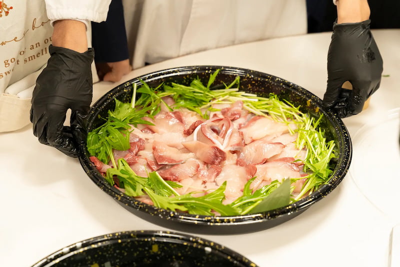 子どもたちによって調理されたぶりしゃぶ