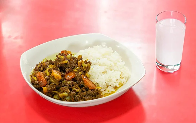 子ども食堂で提供した「TCB監修トマト台湾ミンチカレー」のイメージ