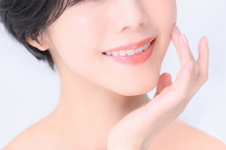 ナイアシンアミドの効果は?併用がおすすめな成分や使用時のポイントを紹介