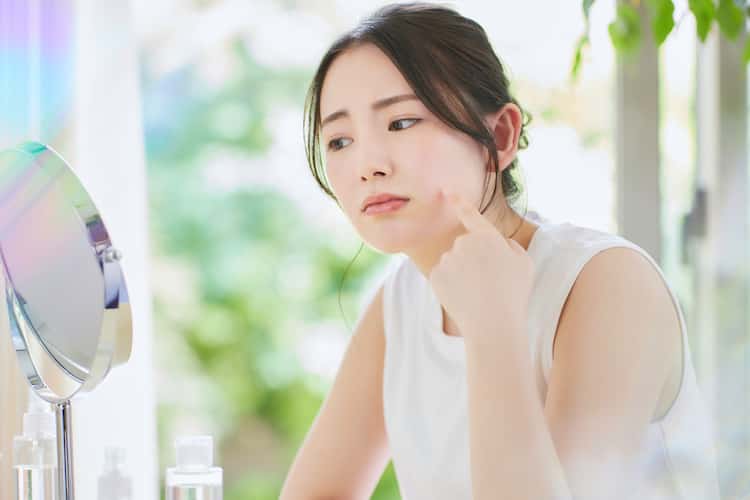 糸リフトのダウンタイムはどれくらい?期間・経過や症状、過ごし方を紹介