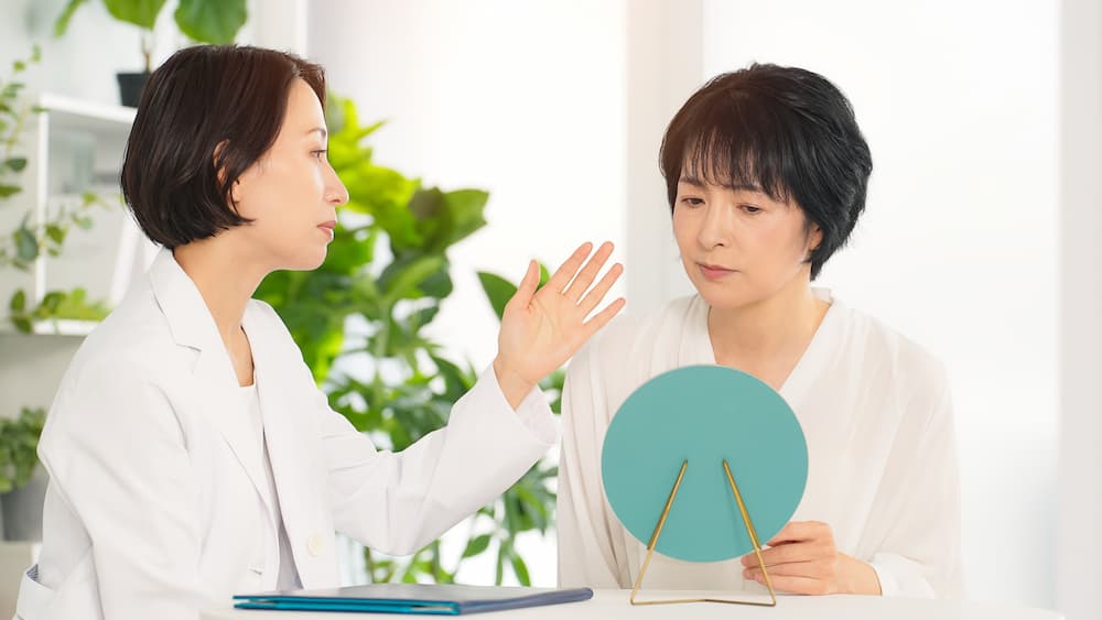 糸リフトのやり方は？治療手順やダウンタイム中の注意点について解説